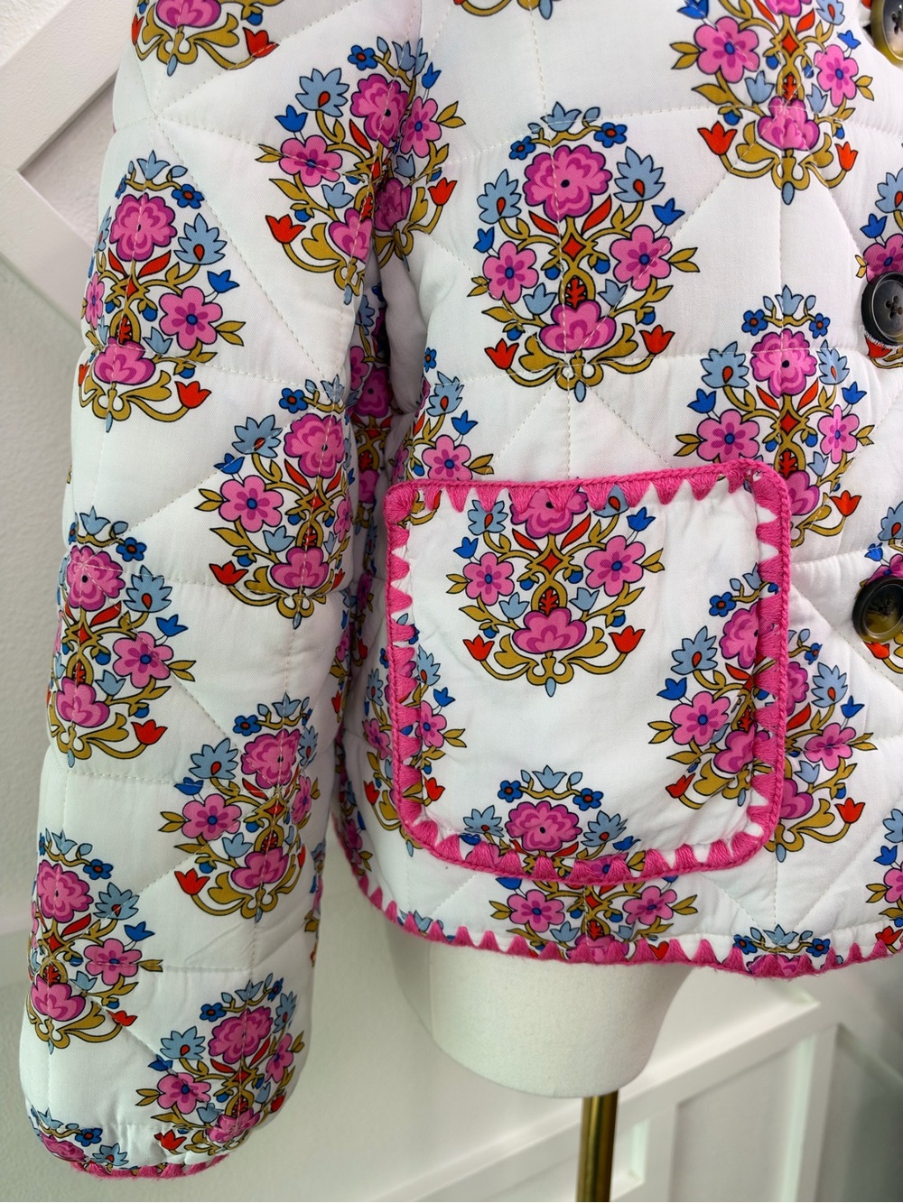 Boden Chelsea Quilted Jacket In Wildflower Stamp White Pink Size 6 - Picture 7 of 14